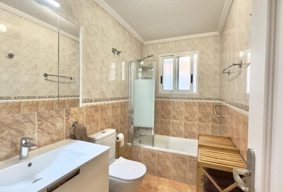 Sprzedaż - Apartament / Mieszkanie -
Torrevieja - Center