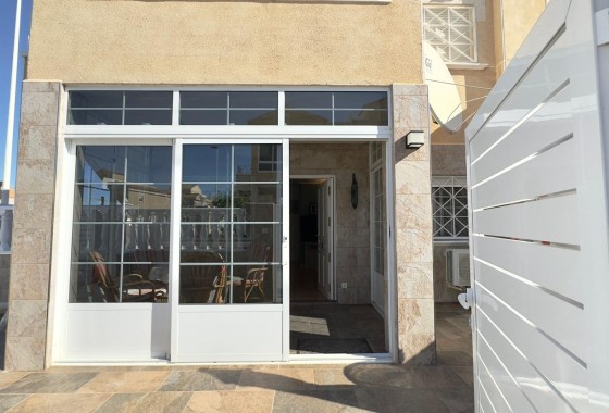 Sprzedaż - Apartament / Mieszkanie -
Torrevieja - Center