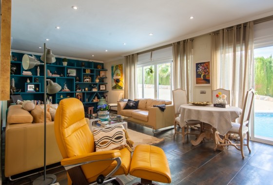 Resale - Freistehende Villa -
Algorfa