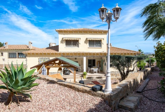 Resale - Freistehende Villa -
Algorfa