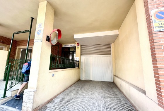 Herverkoop - Appartement / Flat -
Almoradí - Inland