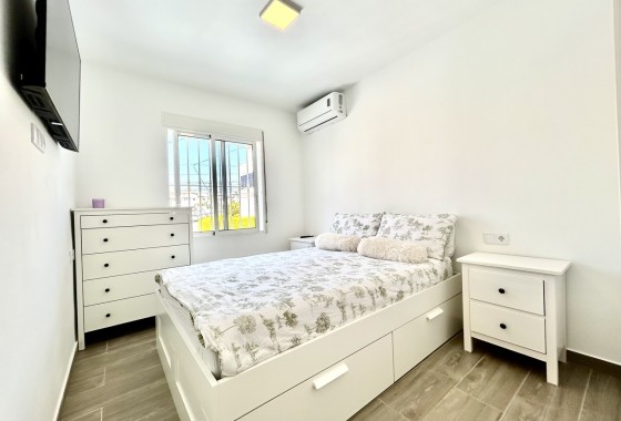 Herverkoop - Vrijstaande Villa -
Villamartín - Costa Blanca