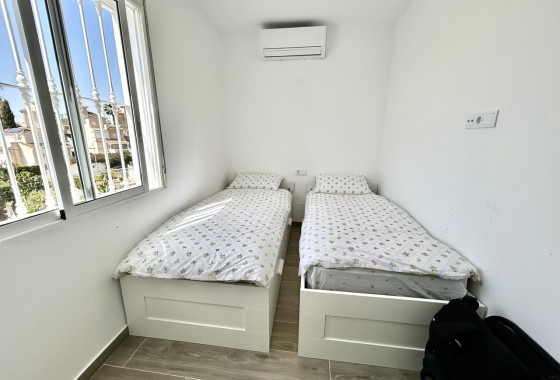 Herverkoop - Vrijstaande Villa -
Villamartín - Costa Blanca