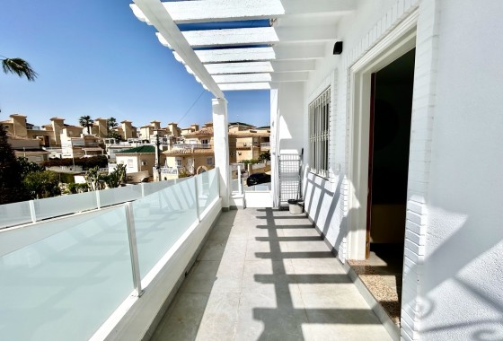 Herverkoop - Vrijstaande Villa -
Villamartín - Costa Blanca