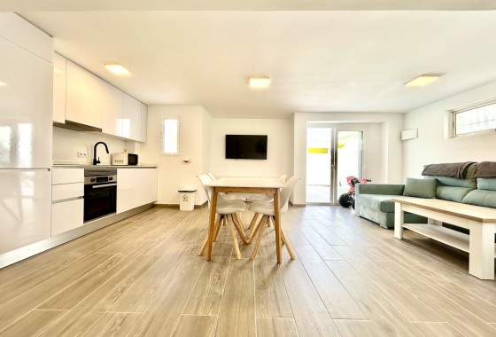 Herverkoop - Vrijstaande Villa -
Villamartín - Costa Blanca