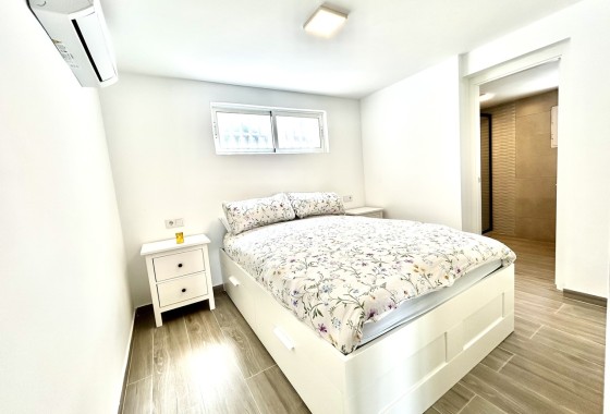 Herverkoop - Vrijstaande Villa -
Villamartín - Costa Blanca