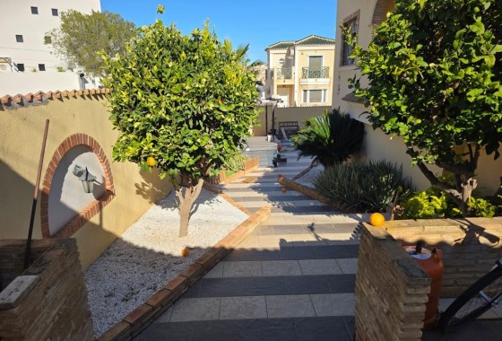 Venta - Chalet Independiente -
Orihuela Costa - Villamartín-Las Filipinas