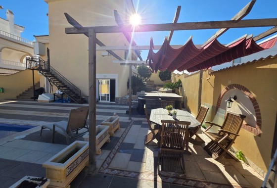 Venta - Chalet Independiente -
Orihuela Costa - Villamartín-Las Filipinas