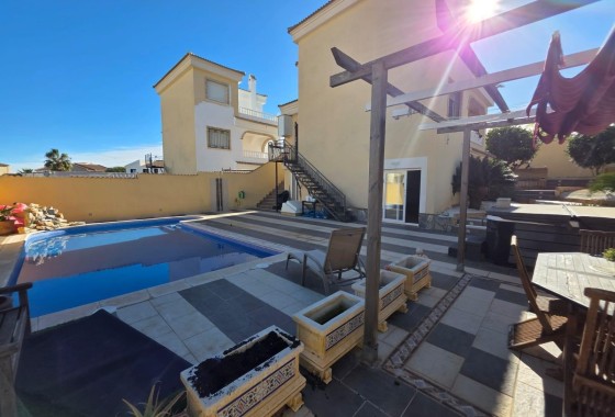 Venta - Chalet Independiente -
Orihuela Costa - Villamartín-Las Filipinas