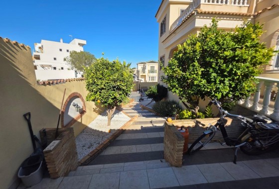 Venta - Chalet Independiente -
Orihuela Costa - Villamartín-Las Filipinas