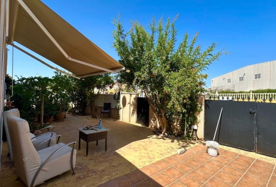 Venta - Chalet Independiente -
Orihuela Costa - La Regia