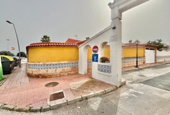 Sale - Detached Villa -
Torrevieja - Los Balcones