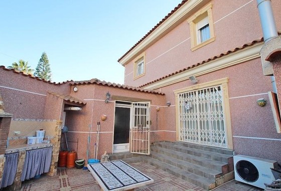 Herverkoop - Vrijstaande Villa -
Formentera del Segura - C- Cooperativa