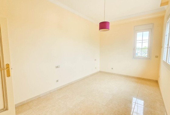 Resale - Freistehende Villa -
Cabo Roig