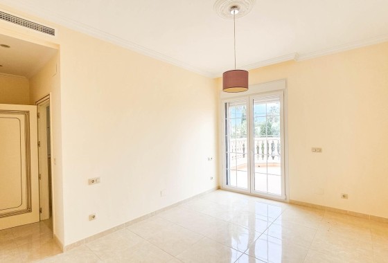 Resale - Freistehende Villa -
Cabo Roig