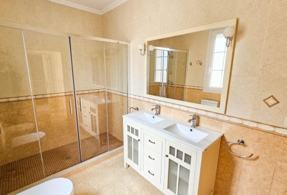 Resale - Freistehende Villa -
Cabo Roig