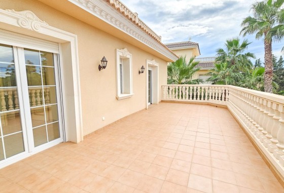 Resale - Freistehende Villa -
Cabo Roig