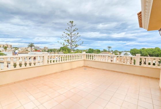 Resale - Freistehende Villa -
Cabo Roig