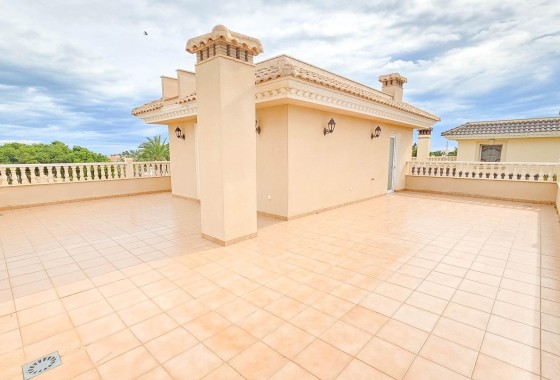 Resale - Freistehende Villa -
Cabo Roig