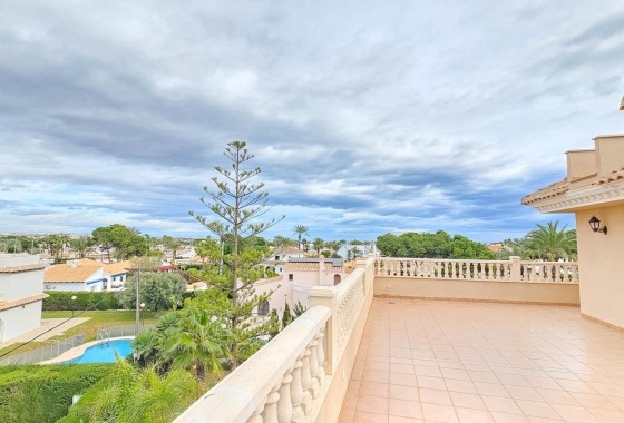 Resale - Freistehende Villa -
Cabo Roig