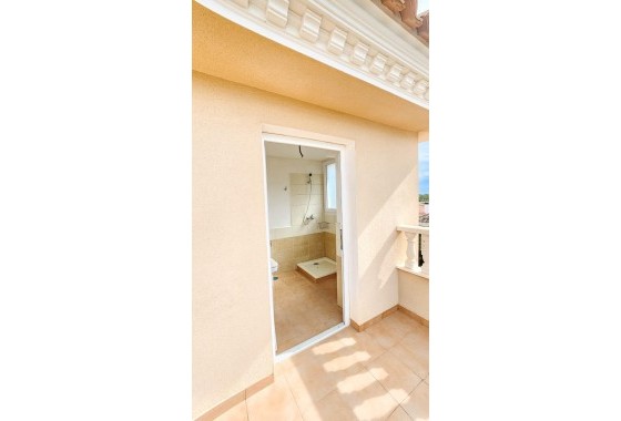 Resale - Freistehende Villa -
Cabo Roig