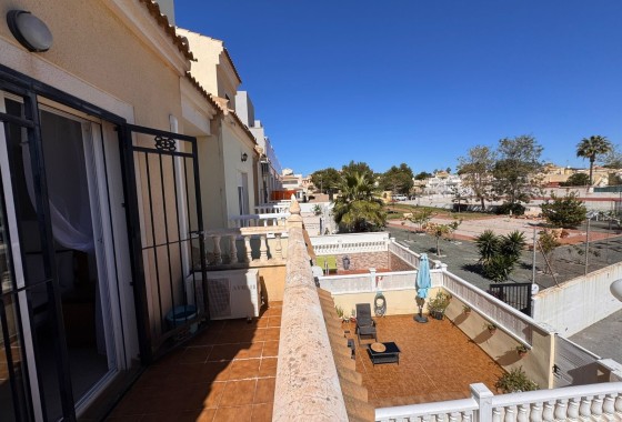 Herverkoop - Stadswoning -
Campoamor - Costa Blanca