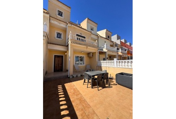Herverkoop - Stadswoning -
Campoamor - Costa Blanca