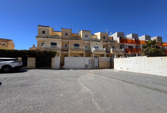 Herverkoop - Stadswoning -
Campoamor - Costa Blanca