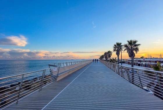 Venta - Apartamento / Piso -
Torrevieja - Center
