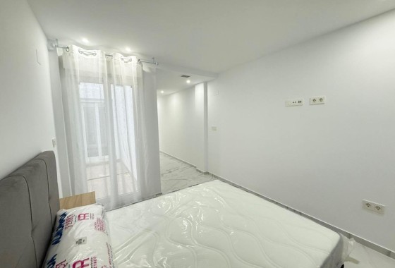 Sprzedaż - Apartament / Mieszkanie -
Torrevieja - Parque de las Naciones