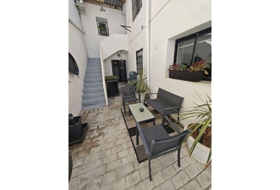 Revente - Maison de ville -
Pinoso - Inland