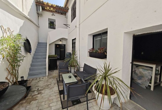 Revente - Maison de ville -
Pinoso - Inland