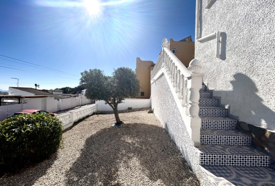 Herverkoop - Vrijstaande Villa -
Villamartín - Costa Blanca