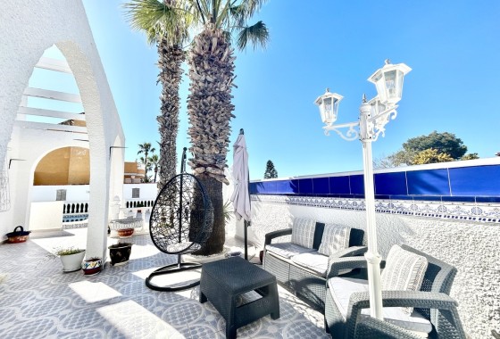 Herverkoop - Vrijstaande Villa -
Villamartín - Costa Blanca