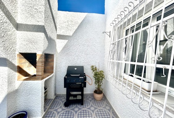 Herverkoop - Vrijstaande Villa -
Villamartín - Costa Blanca