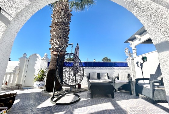 Herverkoop - Vrijstaande Villa -
Villamartín - Costa Blanca