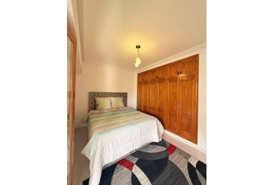 Herverkoop - Appartement / Flat -
Torrevieja - Playa del Cura