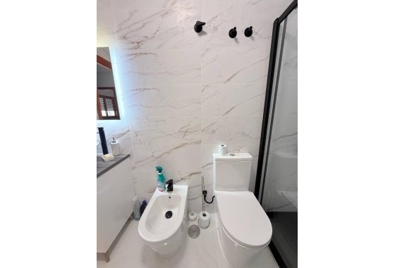 Herverkoop - Appartement / Flat -
Torrevieja - Playa del Cura