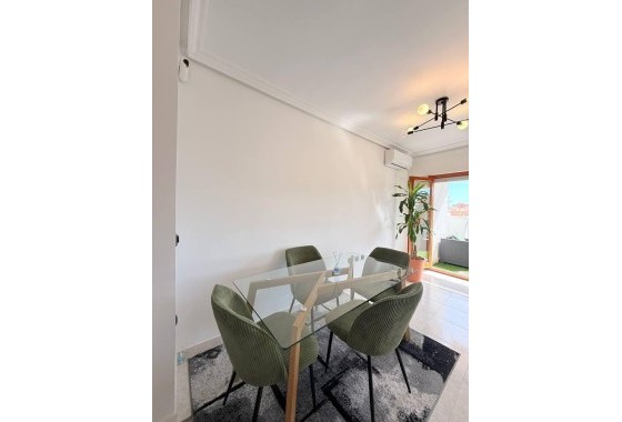 Herverkoop - Appartement / Flat -
Torrevieja - Playa del Cura