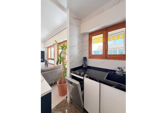 Herverkoop - Appartement / Flat -
Torrevieja - Playa del Cura