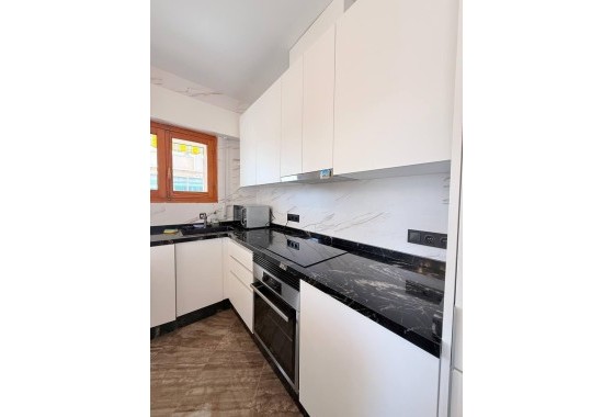 Herverkoop - Appartement / Flat -
Torrevieja - Playa del Cura