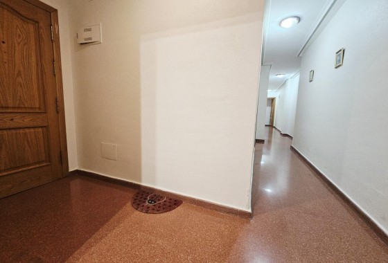 Herverkoop - Appartement / Flat -
Torrevieja - Estacion de autobuses