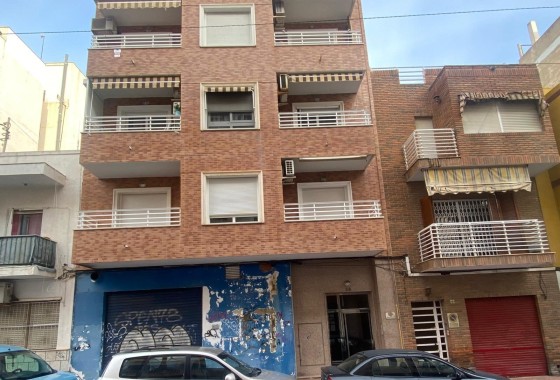 Herverkoop - Appartement / Flat -
Torrevieja - Estacion de autobuses
