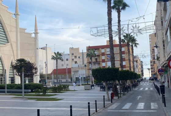 Herverkoop - Appartement / Flat -
Torrevieja - Estacion de autobuses