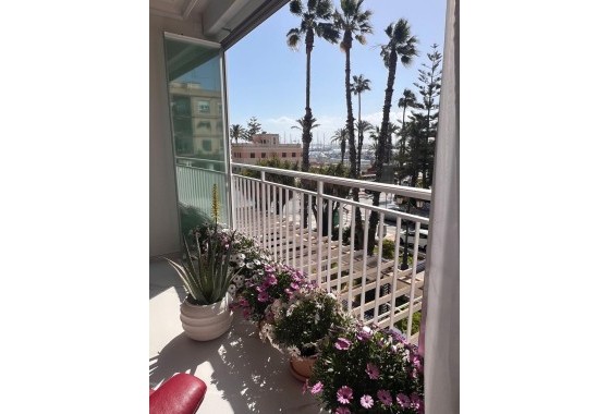 Wiederverkauf - Wohnung / Apartment -
Torrevieja