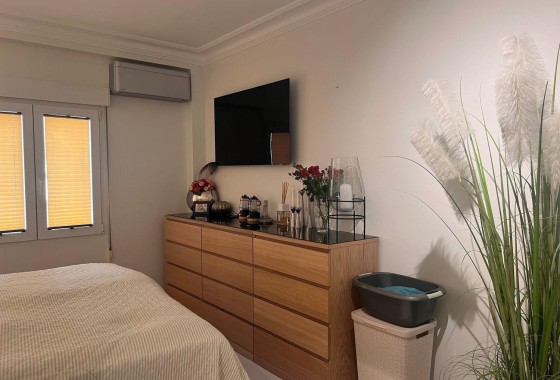 Wiederverkauf - Wohnung / Apartment -
Torrevieja