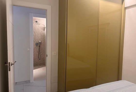 Wiederverkauf - Wohnung / Apartment -
Torrevieja