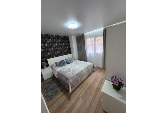 Venta - Apartamento / Piso -
Torrevieja - Estacion de autobuses