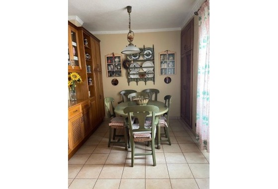 Sprzedaż - Apartament / Mieszkanie -
Torrevieja - Las Piscinas Naturales