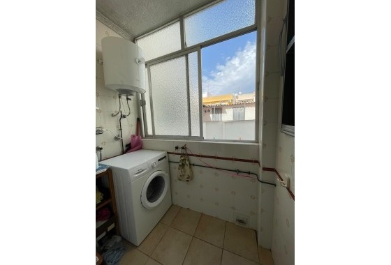 Sprzedaż - Apartament / Mieszkanie -
Torrevieja - Las Piscinas Naturales
